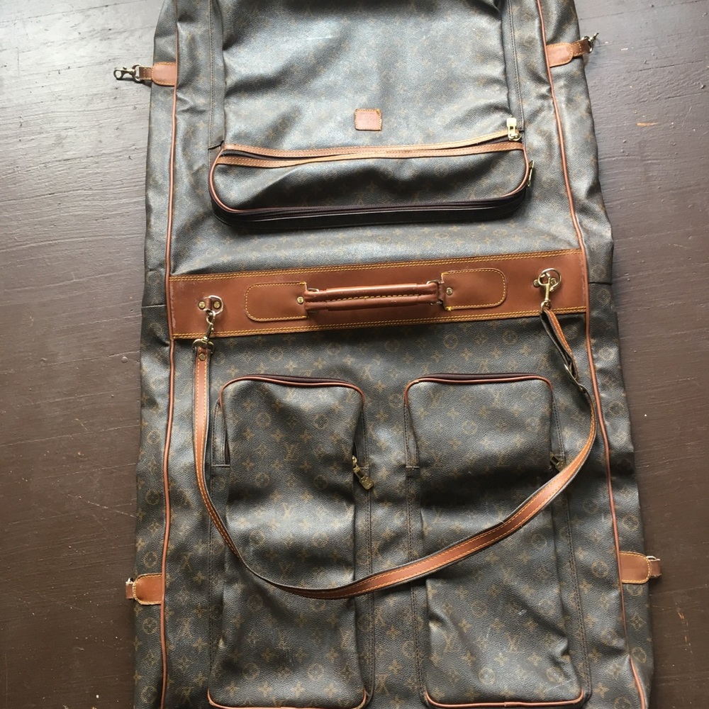 Vintage louie vuttion garnet bag.